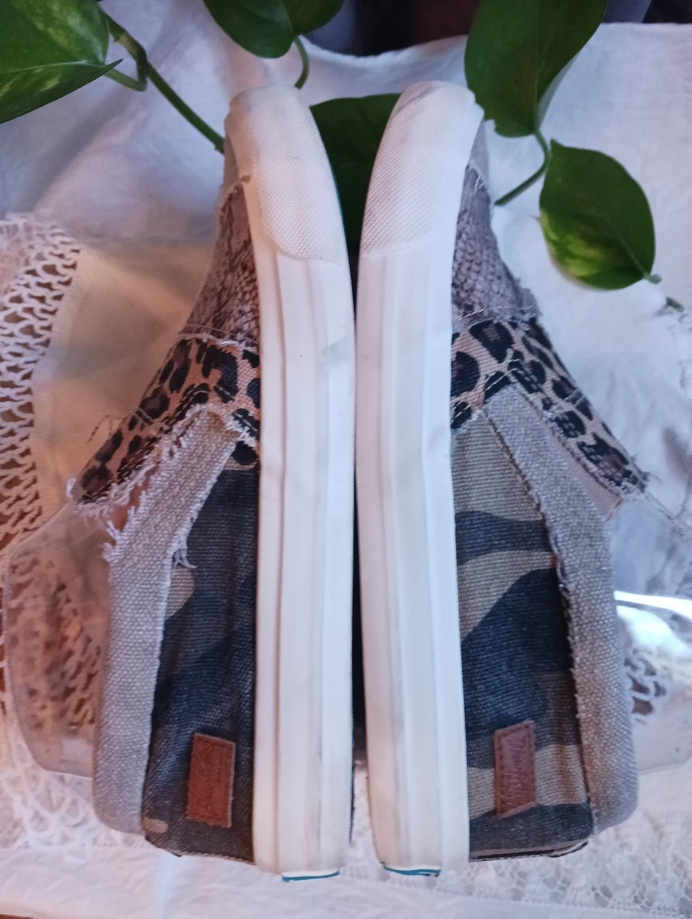 Blowfish Malibu Womens 7.5 Slip On Canvas Shoes Distressed Patchwork Clean